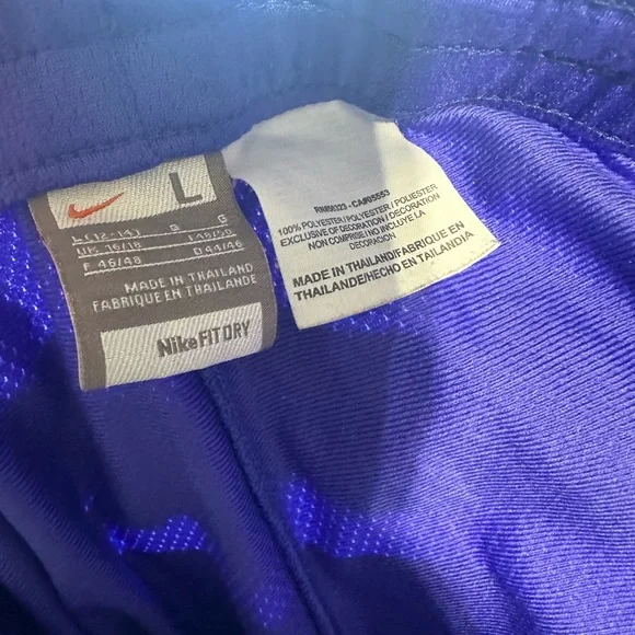 Women’s Vintage Nike Livestrong Athleticc shorts 
Size XL - Picture 5 of 5